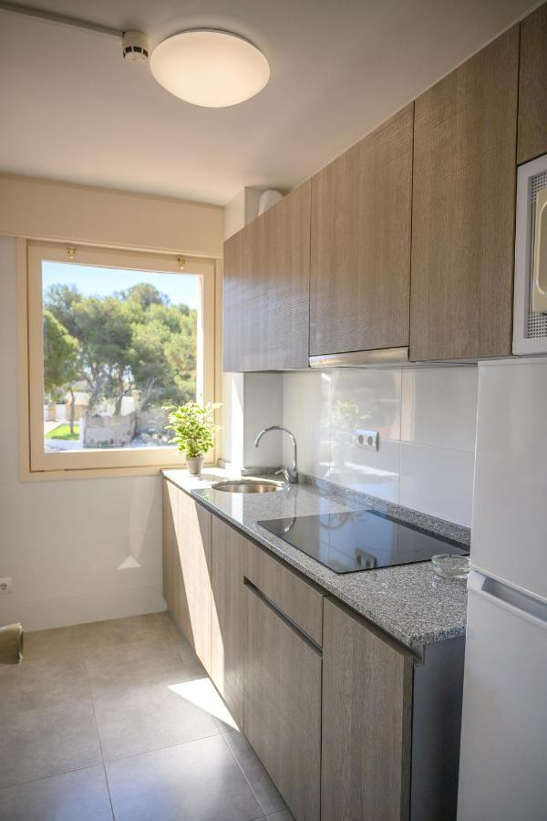 Beach Family Apartments Салоу Екстериор снимка