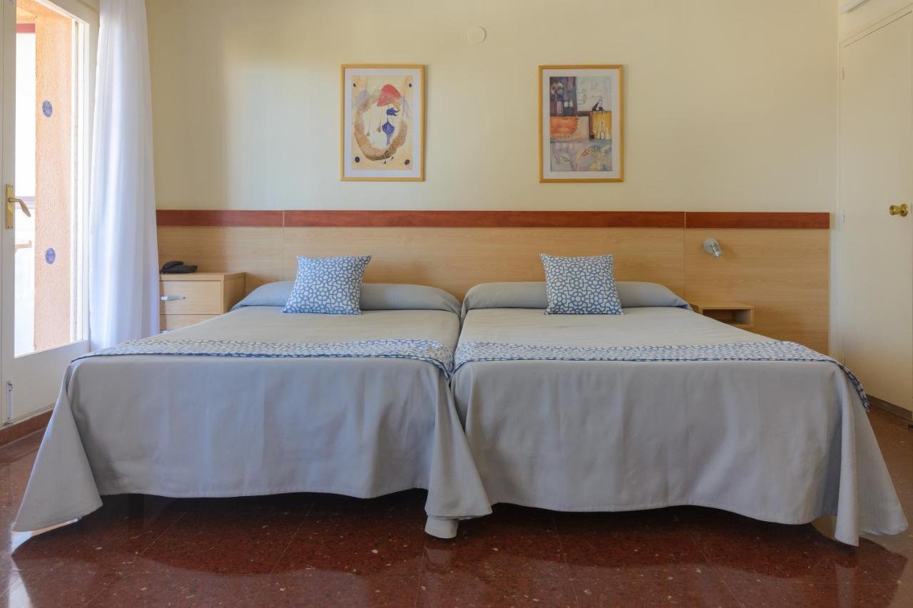 Beach Family Apartments Салоу Екстериор снимка