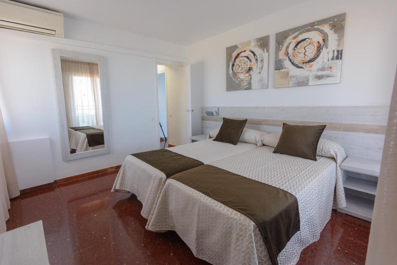 Beach Family Apartments Салоу Екстериор снимка