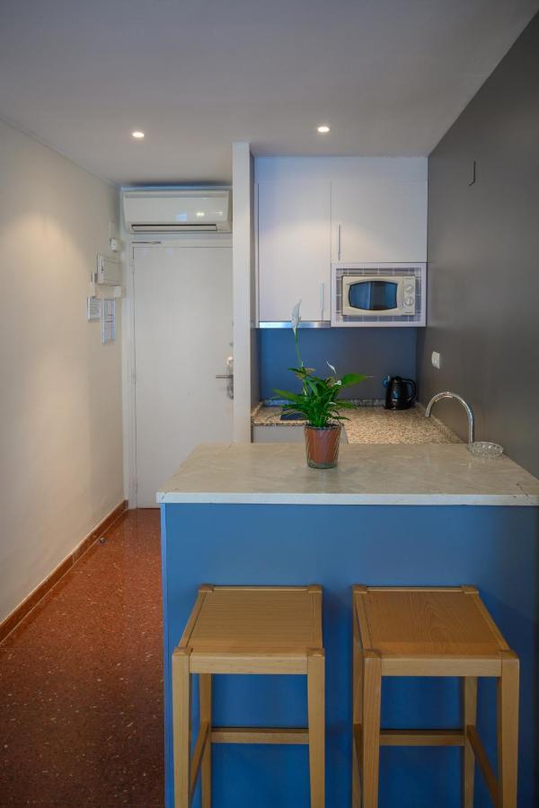 Beach Family Apartments Салоу Екстериор снимка