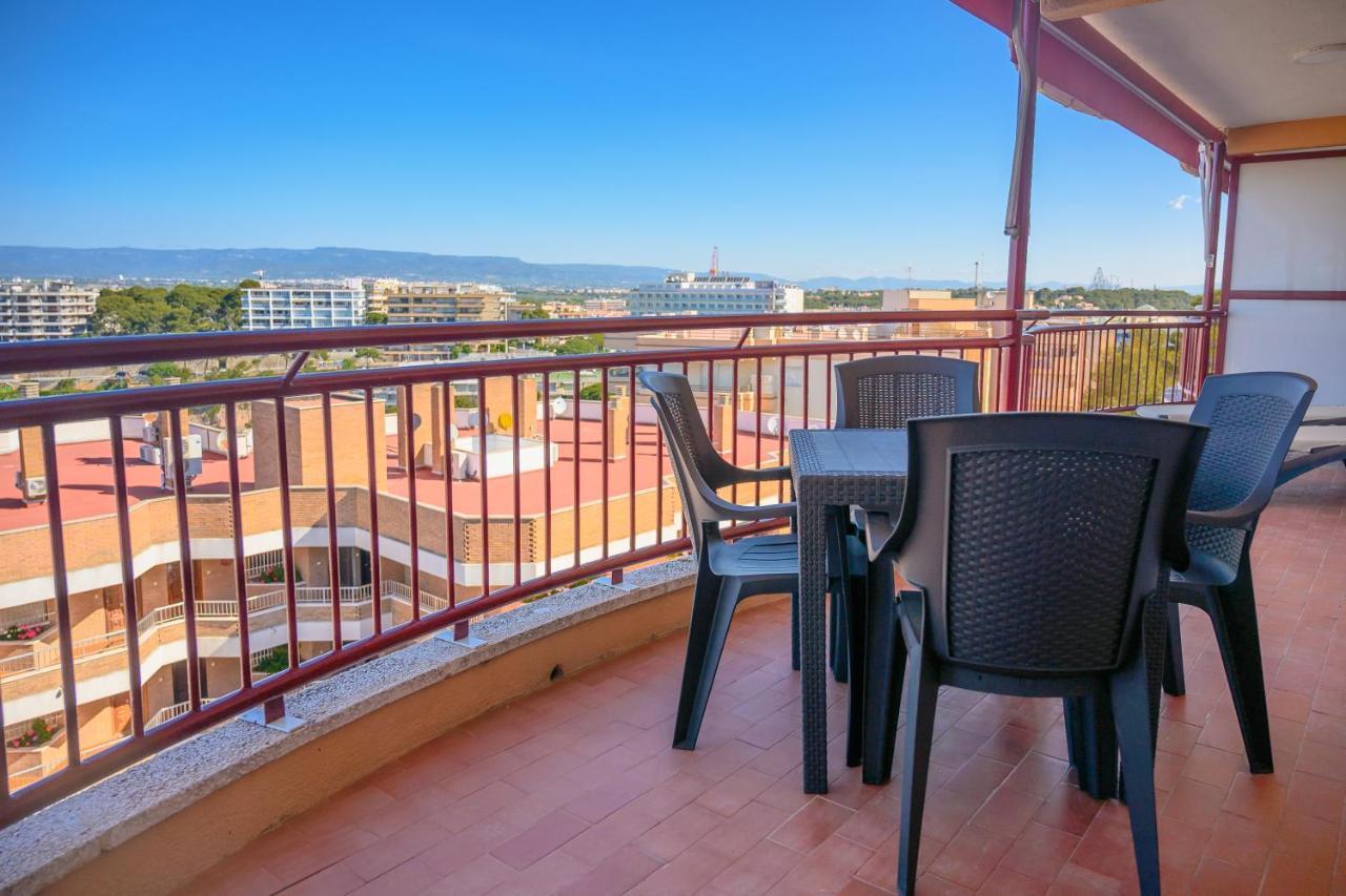 Beach Family Apartments Салоу Екстериор снимка