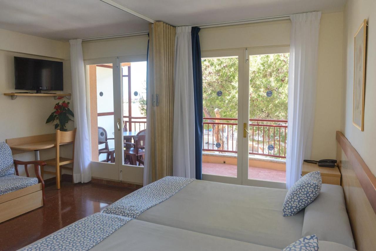 Beach Family Apartments Салоу Екстериор снимка