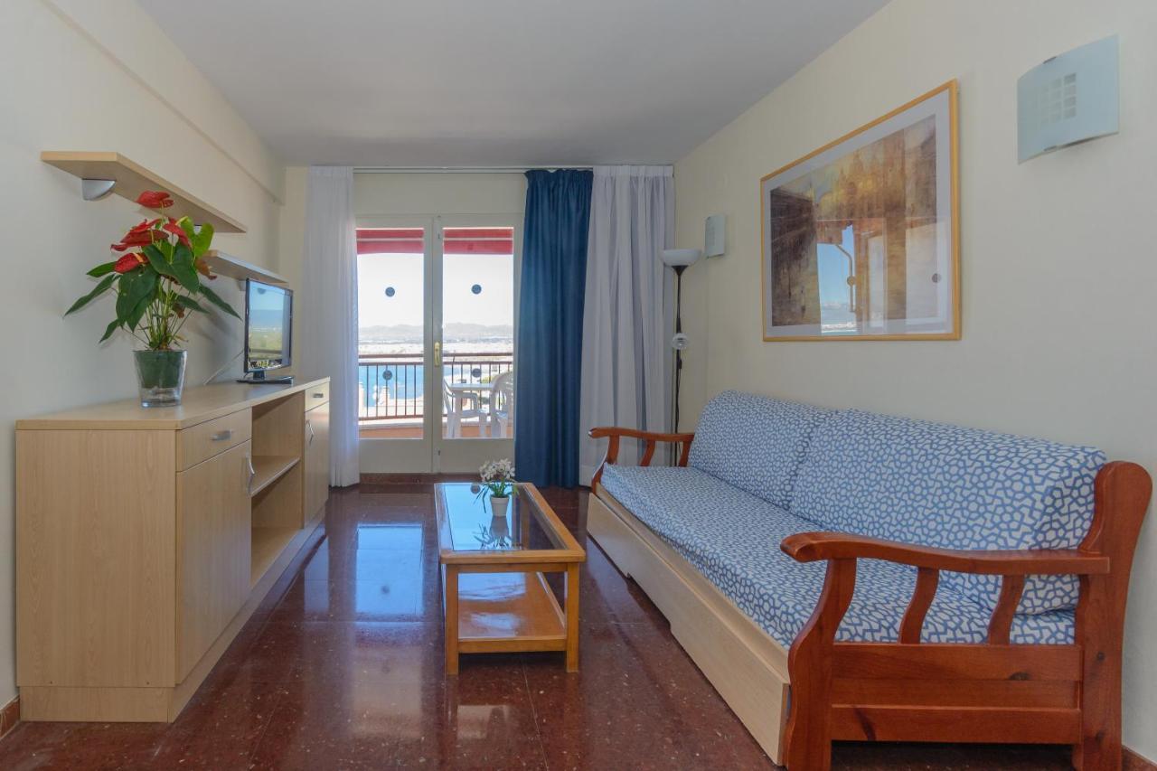 Beach Family Apartments Салоу Екстериор снимка