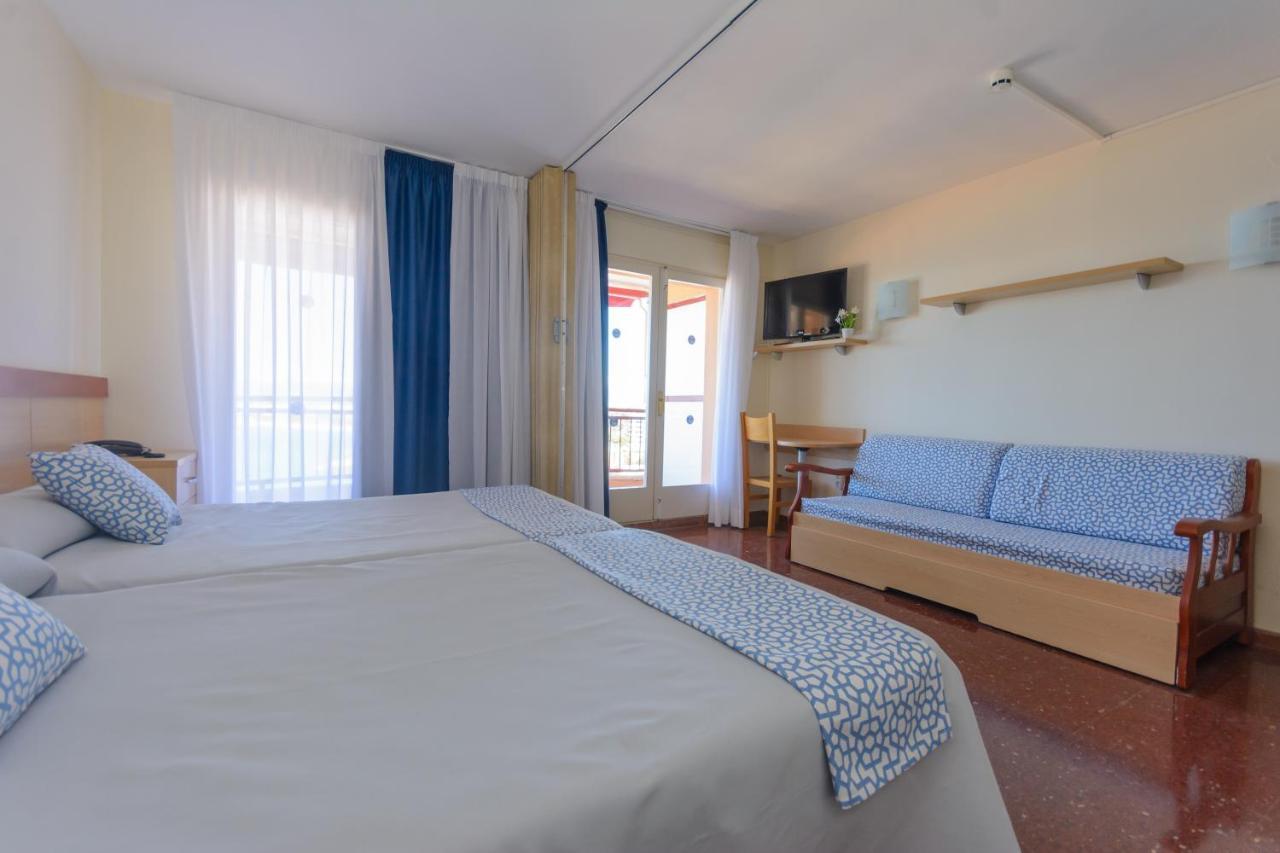 Beach Family Apartments Салоу Екстериор снимка